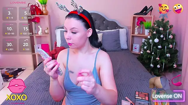 Snapshot of ChloeBrut chatting on January 9, 12:24 am ChloeBrut online show from January 9, 12:24 am