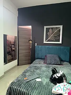 valentina herrrera online show from April 6, 4:52 pm