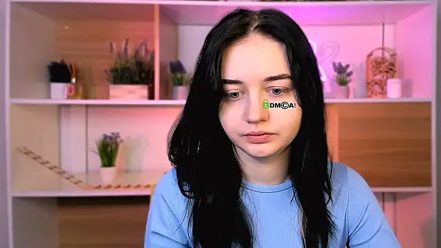 Snapshot of miki_ti chatting on December 14, 6:19 am miki ti online show from December 14, 6:19 am