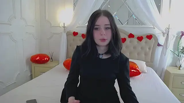 AliceLune online show from February 16, 12:45 pm