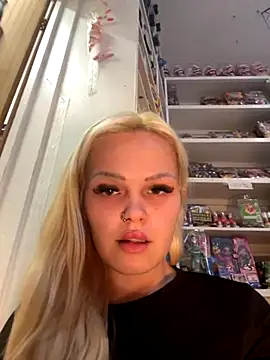 CherryXOX- online show from November 8, 1:00 pm