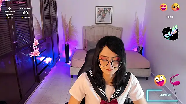 Noah Cherry online show from October 28, 5:11 am