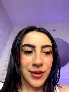 Snapshot of LiliBundy chatting on December 2, 5:35 am LiliBundy online show from December 2, 5:35 am