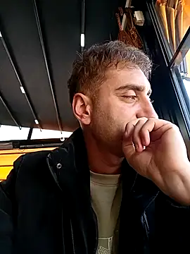 Snapshot of ahmetblk95 chatting on November 29, 9:56 am ahmetblk95 online show from November 29, 9:56 am