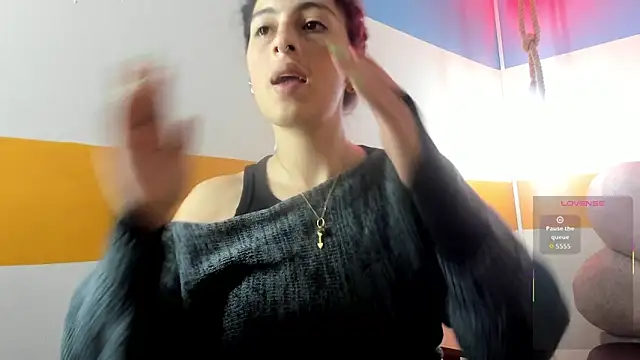 Snapshot of moon_winy chatting on October 22, 11:32 am moon winy online show from October 22, 11:32 am