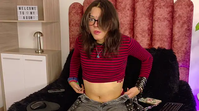 Snapshot of Lullaby_Charade chatting on November 22, 12:15 pm Lullaby Charade online show from November 22, 12:15 pm