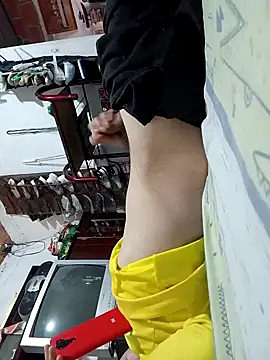 Snapshot of Tred322david chatting on December 5, 3:20 pm Tred322david online show from December 5, 3:20 pm