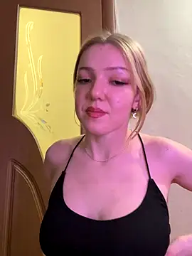 Snapshot of AlexandraXKitty chatting on November 17, 12:38 am AlexandraXKitty online show from November 17, 12:38 am