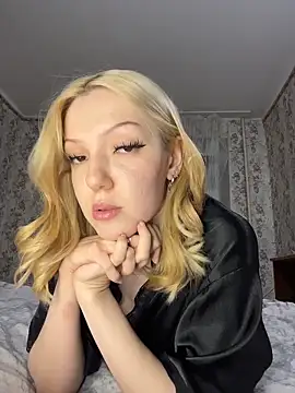 AlexandraXKitty online show from February 25, 11:36 pm