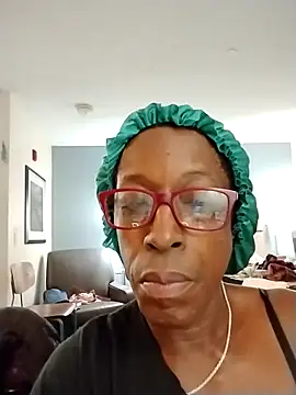 Snapshot of Mshard-61 chatting on December 17, 1:17 pm Mshard-61 online show from December 17, 1:17 pm