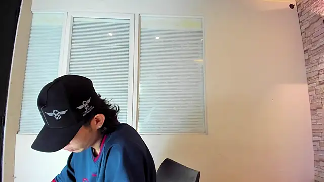 Snapshot of Owenn_17 chatting on October 23, 4:12 am Owenn 17 online show from October 23, 4:12 am