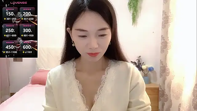 Snapshot of Keke-Baby170 chatting on November 27, 6:15 am Keke-Baby170 online show from November 27, 6:15 am