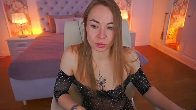 VixenMuse online show from April 16, 8:31 pm