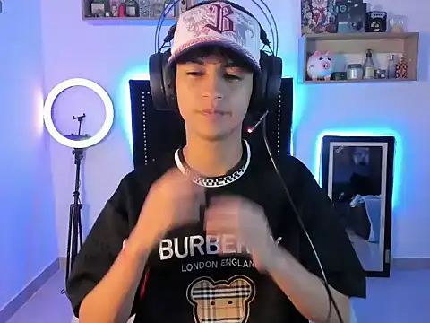 Alejo Desire online show from November 13, 4:55 am