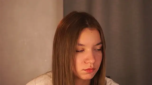 BrynnHolverson online show from October 16, 7:15 pm