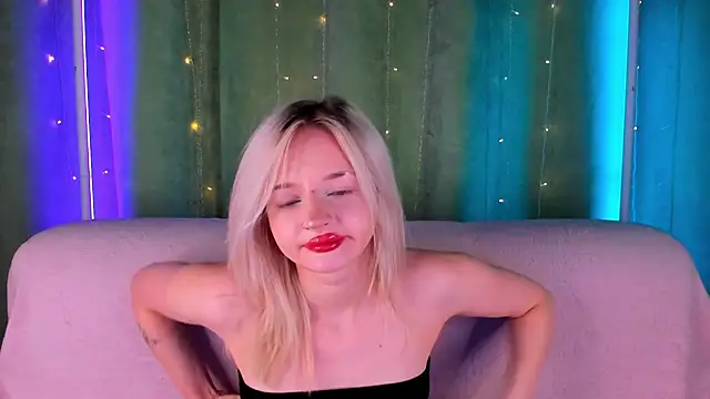 AlessaKiss online show from April 17, 1:52 am