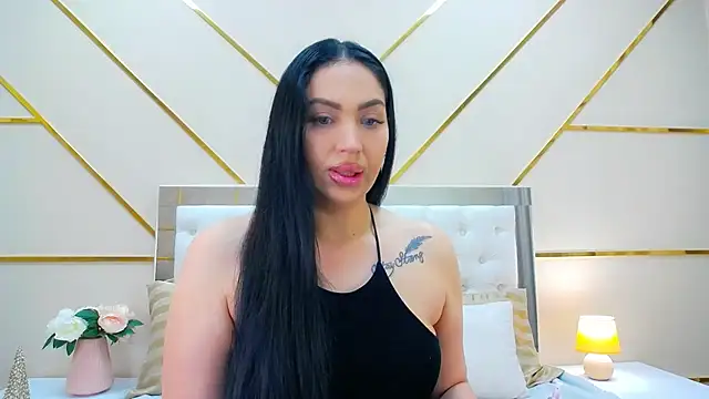 Snapshot of Wild_Angel999 chatting on December 3, 6:43 am Wild Angel999 online show from December 3, 6:43 am