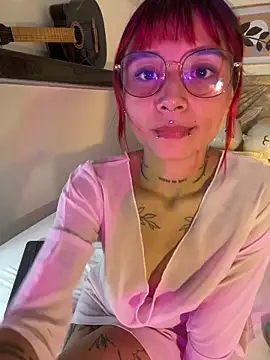 Emma duff online show from April 5, 7:44 pm