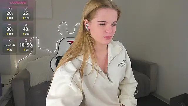 Snapshot of bella_xx__ chatting on November 28, 2:58 am bella xx online show from November 28, 2:58 am