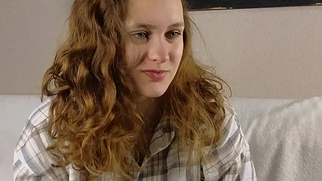 Snapshot of FoxFever chatting on November 7, 6:46 am FoxFever online show from November 7, 6:46 am