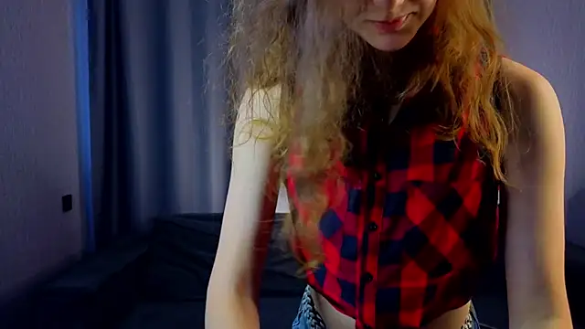 Snapshot of FoxFever chatting on November 17, 7:03 am FoxFever online show from November 17, 7:03 am