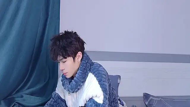 Snapshot of Stuffy-111 chatting on October 25, 4:53 am Stuffy-111 online show from October 25, 4:53 am