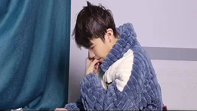 Snapshot of Stuffy-111 chatting on November 20, 11:21 am Stuffy-111 online show from November 20, 11:21 am