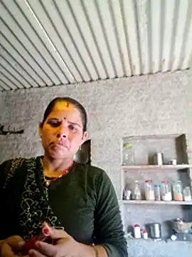 Snapshot of M-MAYA chatting on November 29, 6:16 am M-MAYA online show from November 29, 6:16 am