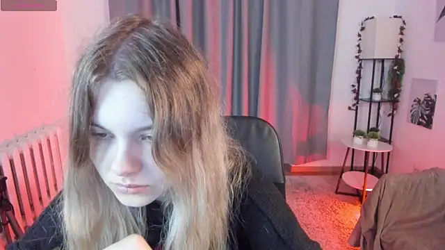 Snapshot of DreamSinder chatting on October 26, 5:02 am DreamSinder online show from October 26, 5:02 am