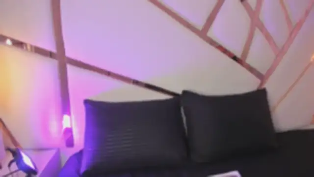 Snapshot of Lily_StClair chatting on November 18, 11:36 am Lily StClair online show from November 18, 11:36 am