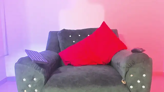 elias sn0w online show from November 8, 8:18 pm