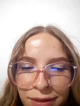 bambiluly online show from October 19, 2:12 am