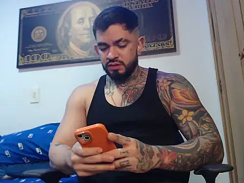 Snapshot of stefanodangelo chatting on October 24, 9:44 pm stefanodangelo online show from October 24, 9:44 pm