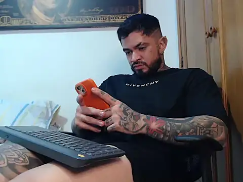 Snapshot of stefanodangelo chatting on October 27, 5:39 pm stefanodangelo online show from October 27, 5:39 pm