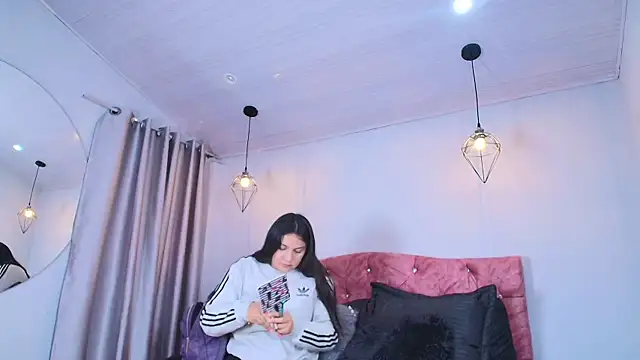 Snapshot of ivy_bonnie chatting on December 5, 12:36 pm ivy bonnie online show from December 5, 12:36 pm