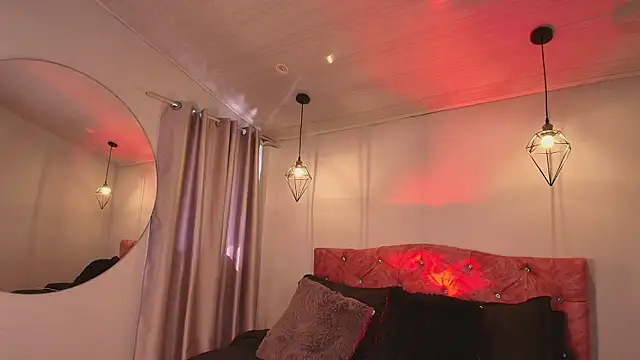 Snapshot of ivy_bonnie chatting on December 16, 2:00 pm ivy bonnie online show from December 16, 2:00 pm