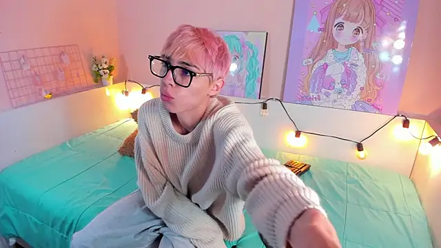 Strawberry Kitty  online show from November 10, 3:27 am