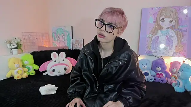 Strawberry Kitty  online show from December 21, 4:19 am