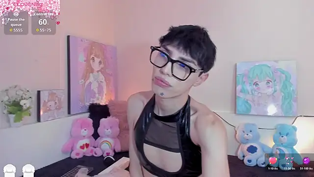 Strawberry Kitty  online show from January 16, 4:27 am