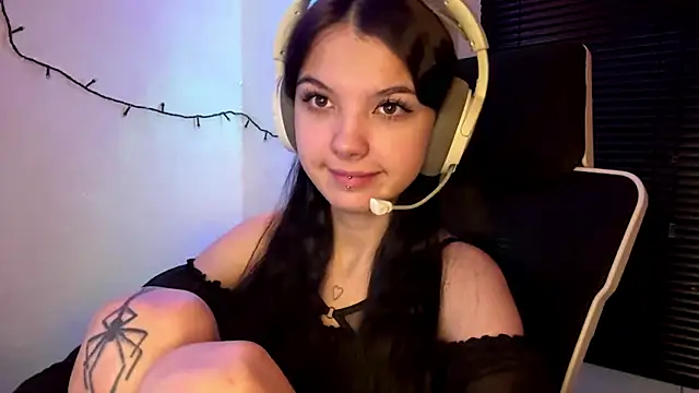 HanaMantanaDell online show from February 10, 5:17 pm