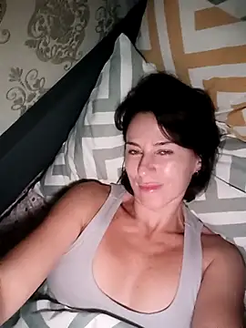 Snapshot of Luna_7777 chatting on November 9, 10:08 pm Luna 7777 online show from November 9, 10:08 pm