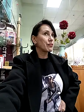 Snapshot of Luna_7777 chatting on November 13, 10:47 am Luna 7777 online show from November 13, 10:47 am