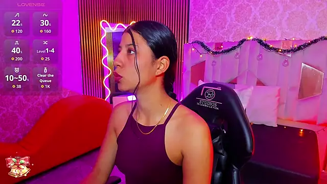 Snapshot of Adisson_Tay chatting on December 3, 11:52 am Adisson Tay online show from December 3, 11:52 am