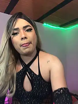 Snapshot of Shopia_fox777 chatting on November 5, 8:31 pm Shopia fox777 online show from November 5, 8:31 pm