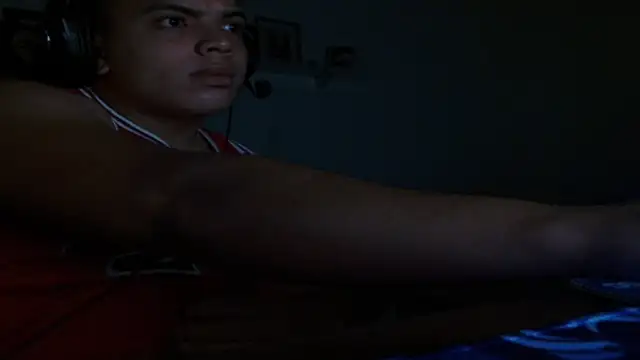 Snapshot of 7araujo23 chatting on October 17, 7:44 am 7araujo23 online show from October 17, 7:44 am
