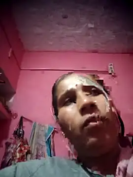 OliveGreen22 online show from November 19, 1:05 am