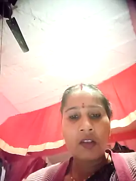 Snapshot of OliveGreen22 chatting on November 26, 5:19 am OliveGreen22 online show from November 26, 5:19 am