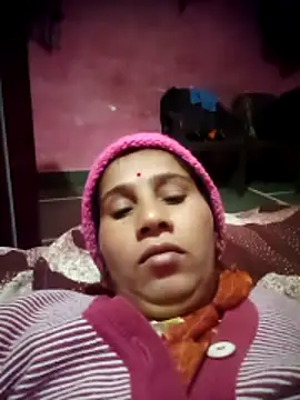 Snapshot of OliveGreen22 chatting on December 1, 1:10 am OliveGreen22 online show from December 1, 1:10 am