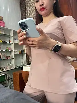 Snapshot of Phale2x chatting on January 19, 1:31 am Phale2x online show from January 19, 1:31 am