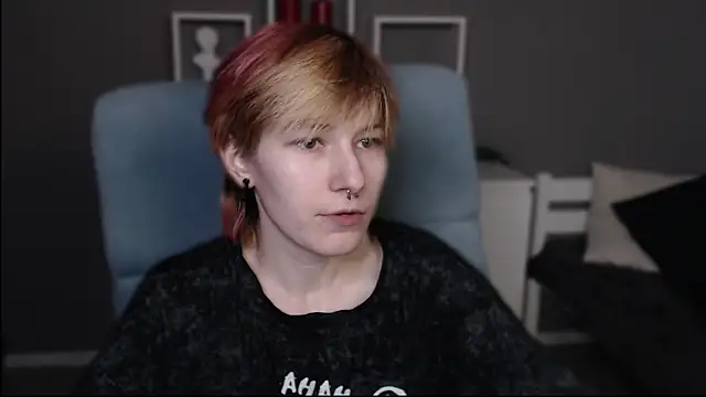 guitarandangell online show from April 19, 5:56 pm